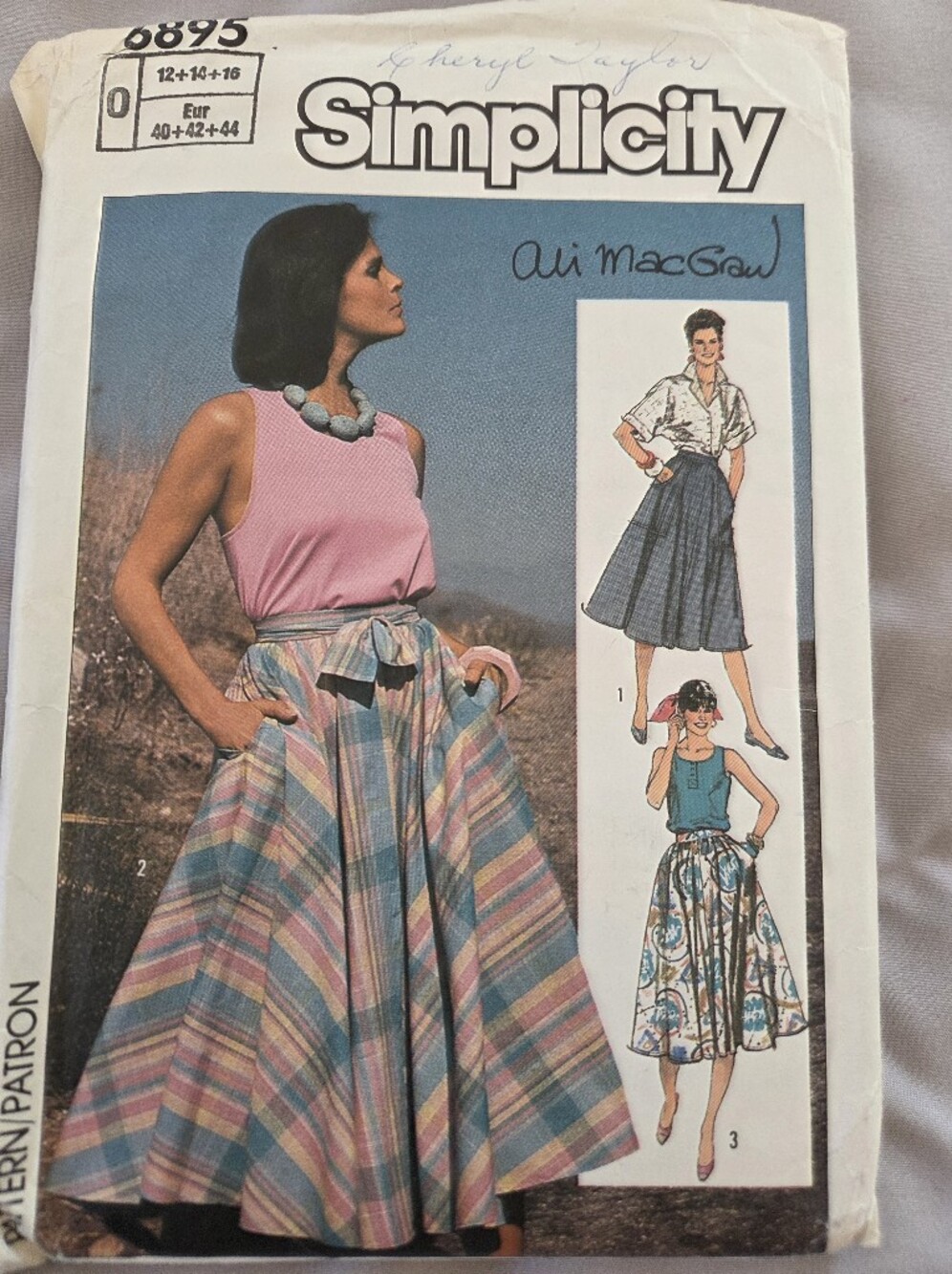 Simplicity 6895 Sewing Pattern